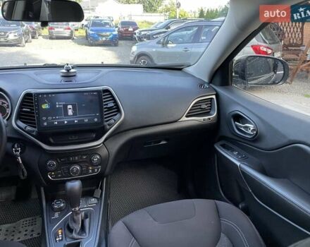 Чорний Джип Cherokee, об'ємом двигуна 3.2 л та пробігом 159 тис. км за 16999 $, фото 40 на Automoto.ua