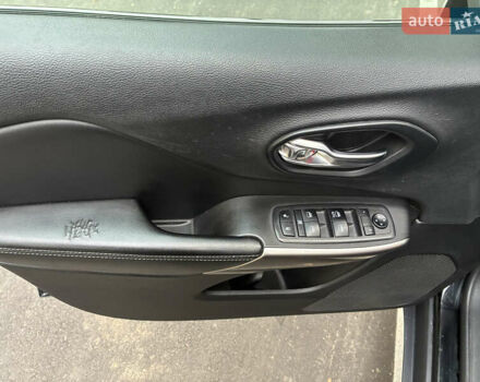 Джип Чероки 2018 в Буче на Automoto.ua Черный Джип Чероки, объемом двигателя 2.36 л и пробегом 182 тыс. км за 14500 $, фото 10 на Automoto.ua