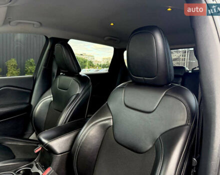 Чорний Джип Cherokee, об'ємом двигуна 2.4 л та пробігом 67 тис. км за 14500 $, фото 18 на Automoto.ua