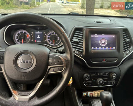 Джип Чероки 2018 в Буче на Automoto.ua Черный Джип Чероки, объемом двигателя 2.36 л и пробегом 182 тыс. км за 14500 $, фото 12 на Automoto.ua