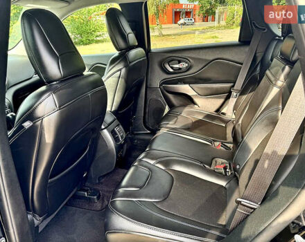 Черный Джип Чероки, объемом двигателя 2.36 л и пробегом 129 тыс. км за 19000 $, фото 12 на Automoto.ua