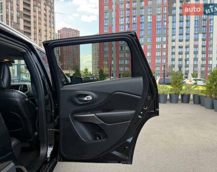 Чорний Джип Cherokee, об'ємом двигуна 2.4 л та пробігом 67 тис. км за 14500 $, фото 37 на Automoto.ua