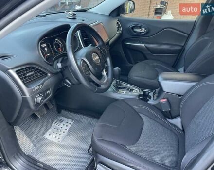 Чорний Джип Cherokee, об'ємом двигуна 3.2 л та пробігом 159 тис. км за 16999 $, фото 41 на Automoto.ua