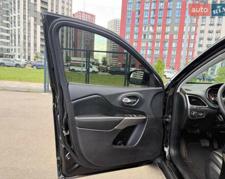 Чорний Джип Cherokee, об'ємом двигуна 2.4 л та пробігом 67 тис. км за 14500 $, фото 16 на Automoto.ua