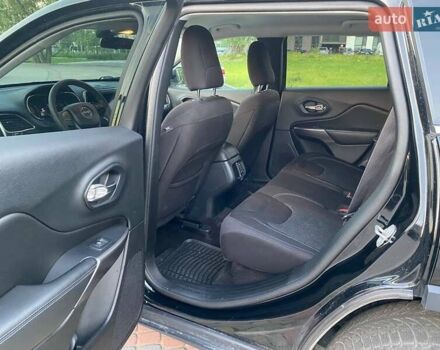 Черный Джип Чероки, объемом двигателя 3.2 л и пробегом 132 тыс. км за 17600 $, фото 11 на Automoto.ua