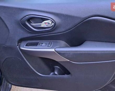 Чорний Джип Cherokee, об'ємом двигуна 2.36 л та пробігом 139 тис. км за 13458 $, фото 40 на Automoto.ua