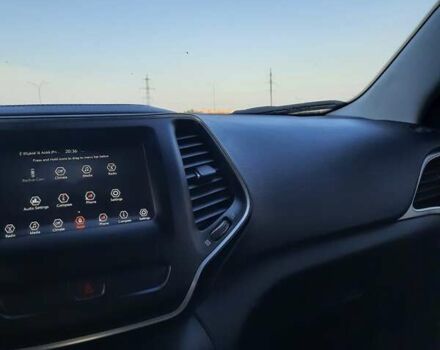 Джип Чероки 2018 в Мукачеве на Automoto.ua Черный Джип Чероки, объемом двигателя 2.4 л и пробегом 90 тыс. км за 15900 $, фото 5 на Automoto.ua