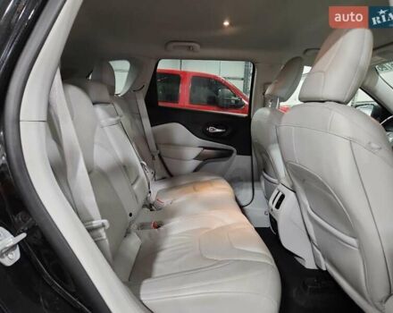 Чорний Джип Cherokee, об'ємом двигуна 3.24 л та пробігом 133 тис. км за 2700 $, фото 10 на Automoto.ua
