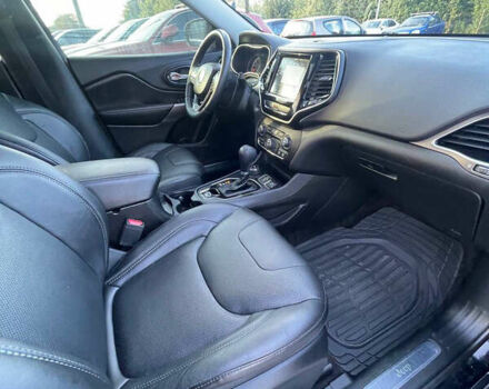 Черный Джип Чероки, объемом двигателя 3.2 л и пробегом 133 тыс. км за 18000 $, фото 24 на Automoto.ua