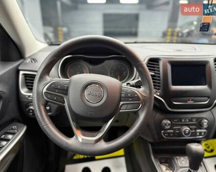 Джип Cherokee 2018 у Чернівцях на Automoto.ua Чорний Джип Cherokee, об'ємом двигуна 2.4 л та пробігом 124 тис. км за 16800 $, фото 9 на Automoto.ua