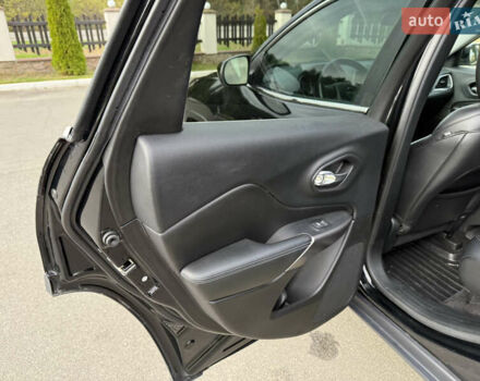 Черный Джип Чероки, объемом двигателя 2.36 л и пробегом 218 тыс. км за 14200 $, фото 35 на Automoto.ua