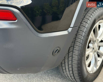 Чорний Джип Cherokee, об'ємом двигуна 2.4 л та пробігом 67 тис. км за 14500 $, фото 13 на Automoto.ua