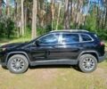 Чорний Джип Cherokee, об'ємом двигуна 2.4 л та пробігом 335 тис. км за 10525 $, фото 1 на Automoto.ua