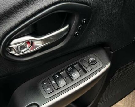 Черный Джип Чероки, объемом двигателя 3.24 л и пробегом 77 тыс. км за 24500 $, фото 8 на Automoto.ua