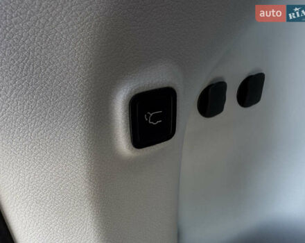 Чорний Джип Cherokee, об'ємом двигуна 3.24 л та пробігом 127 тис. км за 16500 $, фото 14 на Automoto.ua