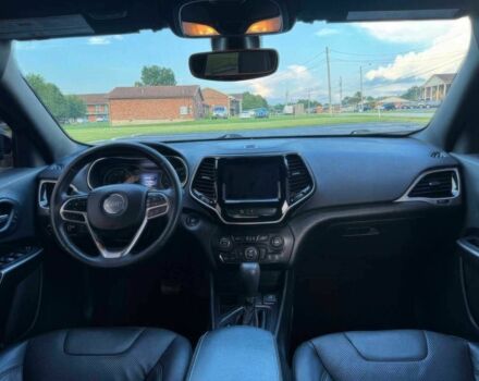 Черный Джип Чероки, объемом двигателя 2 л и пробегом 44 тыс. км за 8700 $, фото 10 на Automoto.ua