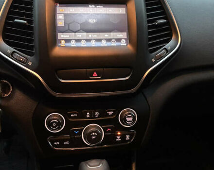 Черный Джип Чероки, объемом двигателя 0 л и пробегом 122 тыс. км за 15500 $, фото 19 на Automoto.ua