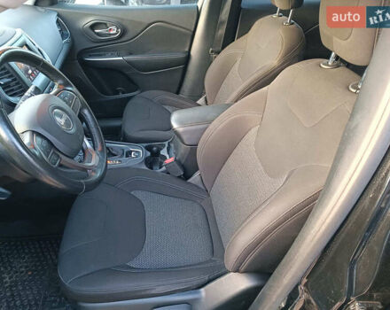 Черный Джип Чероки, объемом двигателя 2.4 л и пробегом 32 тыс. км за 17940 $, фото 18 на Automoto.ua