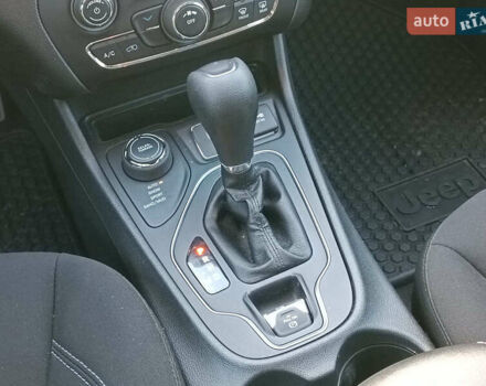 Черный Джип Чероки, объемом двигателя 2.4 л и пробегом 32 тыс. км за 17940 $, фото 16 на Automoto.ua