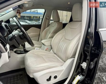 Черный Джип Чероки, объемом двигателя 2.36 л и пробегом 135 тыс. км за 16800 $, фото 8 на Automoto.ua