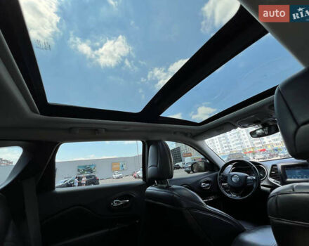 Чорний Джип Cherokee, об'ємом двигуна 3.24 л та пробігом 195 тис. км за 14900 $, фото 37 на Automoto.ua