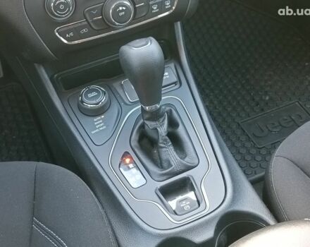 Чорний Джип Cherokee, об'ємом двигуна 2.4 л та пробігом 32 тис. км за 17940 $, фото 16 на Automoto.ua