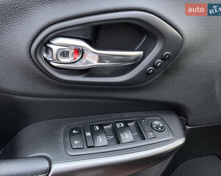 Чорний Джип Cherokee, об'ємом двигуна 2.36 л та пробігом 33 тис. км за 20500 $, фото 24 на Automoto.ua