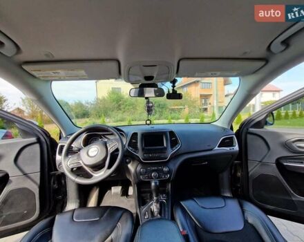 Чорний Джип Cherokee, об'ємом двигуна 2.4 л та пробігом 64 тис. км за 18000 $, фото 16 на Automoto.ua