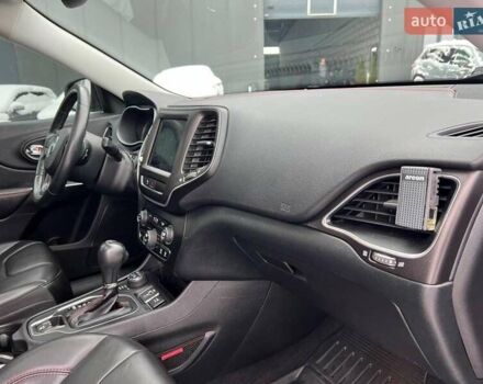 Чорний Джип Cherokee, об'ємом двигуна 3.2 л та пробігом 116 тис. км за 22440 $, фото 41 на Automoto.ua