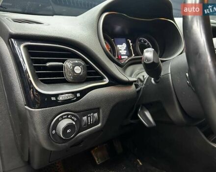 Черный Джип Чероки, объемом двигателя 2.36 л и пробегом 150 тыс. км за 18800 $, фото 13 на Automoto.ua