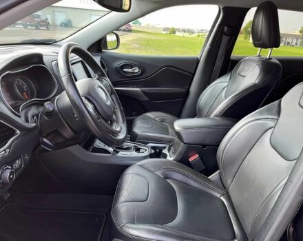 Джип Чероки 2019 в Киеве на Automoto.ua Черный Джип Чероки, объемом двигателя 2.4 л и пробегом 40 тыс. км за 10000 $, фото 9 на Automoto.ua