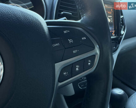 Чорний Джип Cherokee, об'ємом двигуна 3.24 л та пробігом 127 тис. км за 16500 $, фото 11 на Automoto.ua