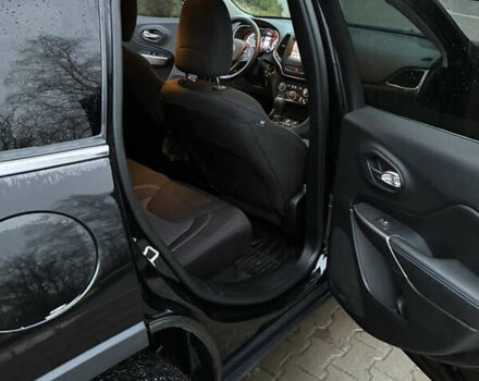 Черный Джип Чероки, объемом двигателя 0 л и пробегом 122 тыс. км за 15500 $, фото 18 на Automoto.ua