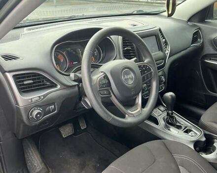 Чорний Джип Cherokee, об'ємом двигуна 3.24 л та пробігом 172 тис. км за 14999 $, фото 11 на Automoto.ua