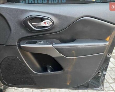 Черный Джип Чероки, объемом двигателя 2.36 л и пробегом 142 тыс. км за 17000 $, фото 34 на Automoto.ua