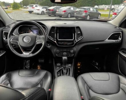 Черный Джип Чероки, объемом двигателя 3.2 л и пробегом 33 тыс. км за 11000 $, фото 9 на Automoto.ua