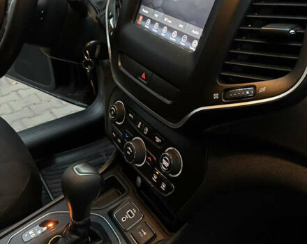 Черный Джип Чероки, объемом двигателя 0 л и пробегом 122 тыс. км за 15500 $, фото 16 на Automoto.ua