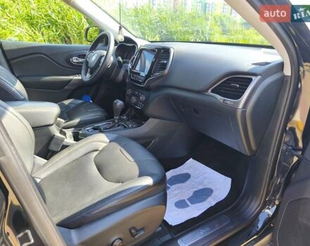Чорний Джип Cherokee, об'ємом двигуна 3.24 л та пробігом 84 тис. км за 22000 $, фото 14 на Automoto.ua