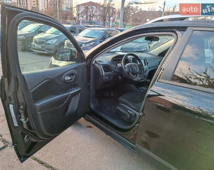 Черный Джип Чероки, объемом двигателя 2.4 л и пробегом 32 тыс. км за 17940 $, фото 17 на Automoto.ua