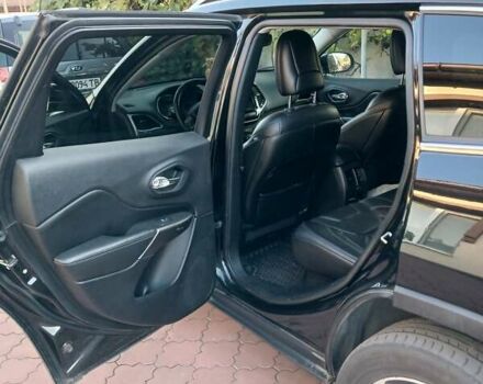 Чорний Джип Cherokee, об'ємом двигуна 3.24 л та пробігом 60 тис. км за 18500 $, фото 8 на Automoto.ua