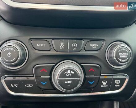 Чорний Джип Cherokee, об'ємом двигуна 3.2 л та пробігом 116 тис. км за 22440 $, фото 30 на Automoto.ua