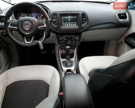 Чорний Джип Cherokee, об'ємом двигуна 2.36 л та пробігом 100 тис. км за 2800 $, фото 7 на Automoto.ua