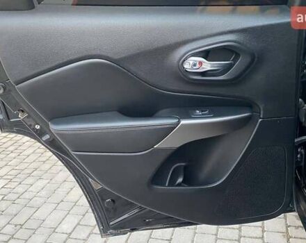 Черный Джип Чероки, объемом двигателя 2.36 л и пробегом 142 тыс. км за 17000 $, фото 27 на Automoto.ua