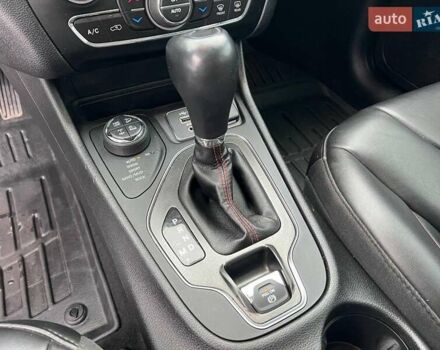 Чорний Джип Cherokee, об'ємом двигуна 3.2 л та пробігом 116 тис. км за 22440 $, фото 32 на Automoto.ua