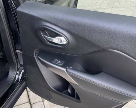 Чорний Джип Cherokee, об'ємом двигуна 2.36 л та пробігом 61 тис. км за 16800 $, фото 18 на Automoto.ua