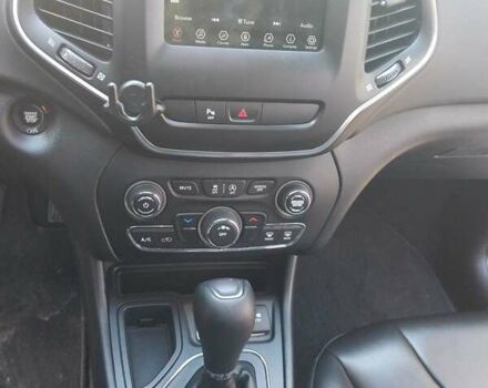 Джип Чероки 2019 в Киеве на Automoto.ua Черный Джип Чероки, объемом двигателя 2.4 л и пробегом 101 тыс. км за 22850 $, фото 15 на Automoto.ua