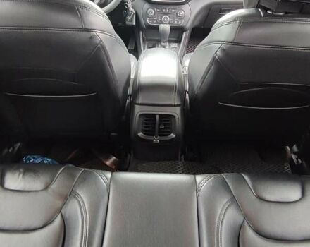 Черный Джип Чероки, объемом двигателя 2.4 л и пробегом 125 тыс. км за 15300 $, фото 5 на Automoto.ua