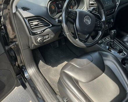 Чорний Джип Cherokee, об'ємом двигуна 3.24 л та пробігом 195 тис. км за 14900 $, фото 11 на Automoto.ua