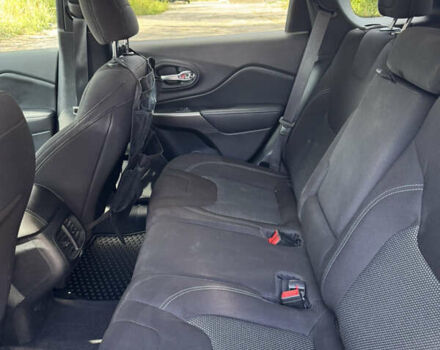 Чорний Джип Cherokee, об'ємом двигуна 2.36 л та пробігом 30 тис. км за 18000 $, фото 11 на Automoto.ua