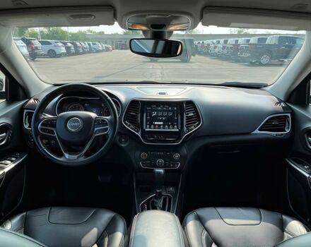 Джип Чероки 2019 в Киеве на Automoto.ua Черный Джип Чероки, объемом двигателя 2.4 л и пробегом 40 тыс. км за 10000 $, фото 11 на Automoto.ua